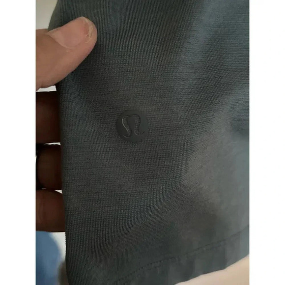 Lululemon Men's Black Short Sleeves Button Front Polo Shirt Size XL - Picture 5 of 8